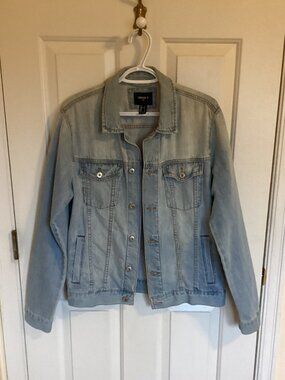 FOREVER 21 MENS BUTTON UP JEAN JACKET